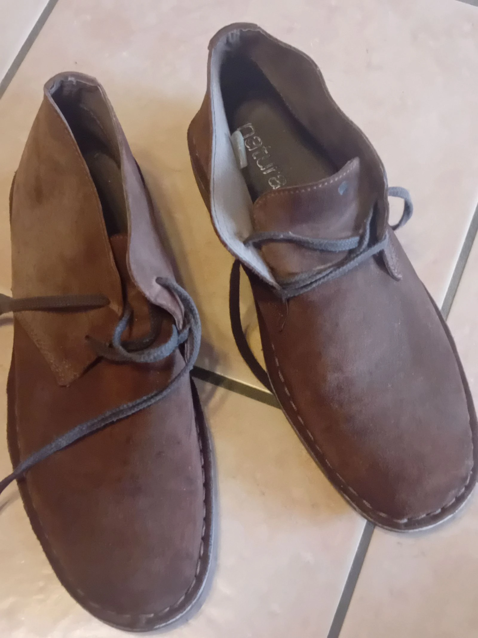 Paire de chaussures Natura t.44